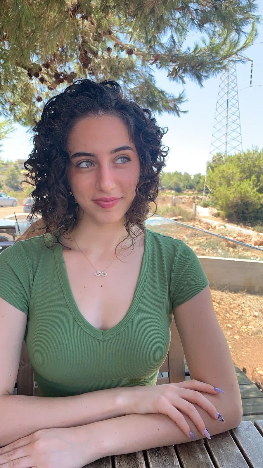 לארה אנדראוס